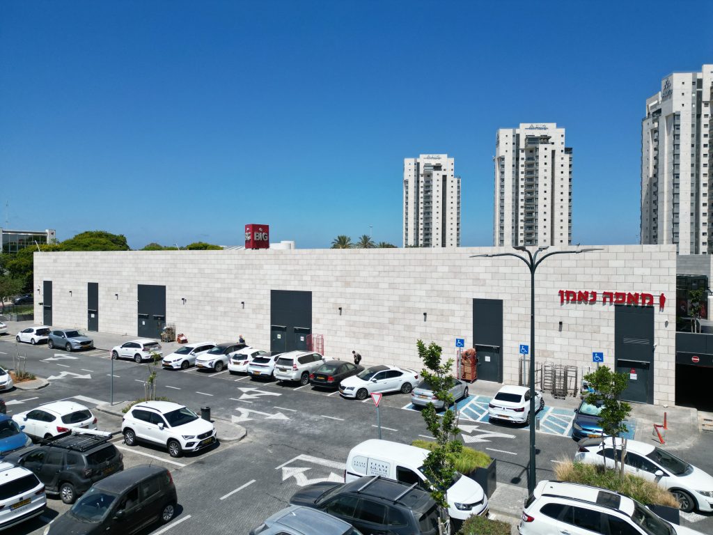 ביג אור עקיבא — דקורל קונסטרקשן