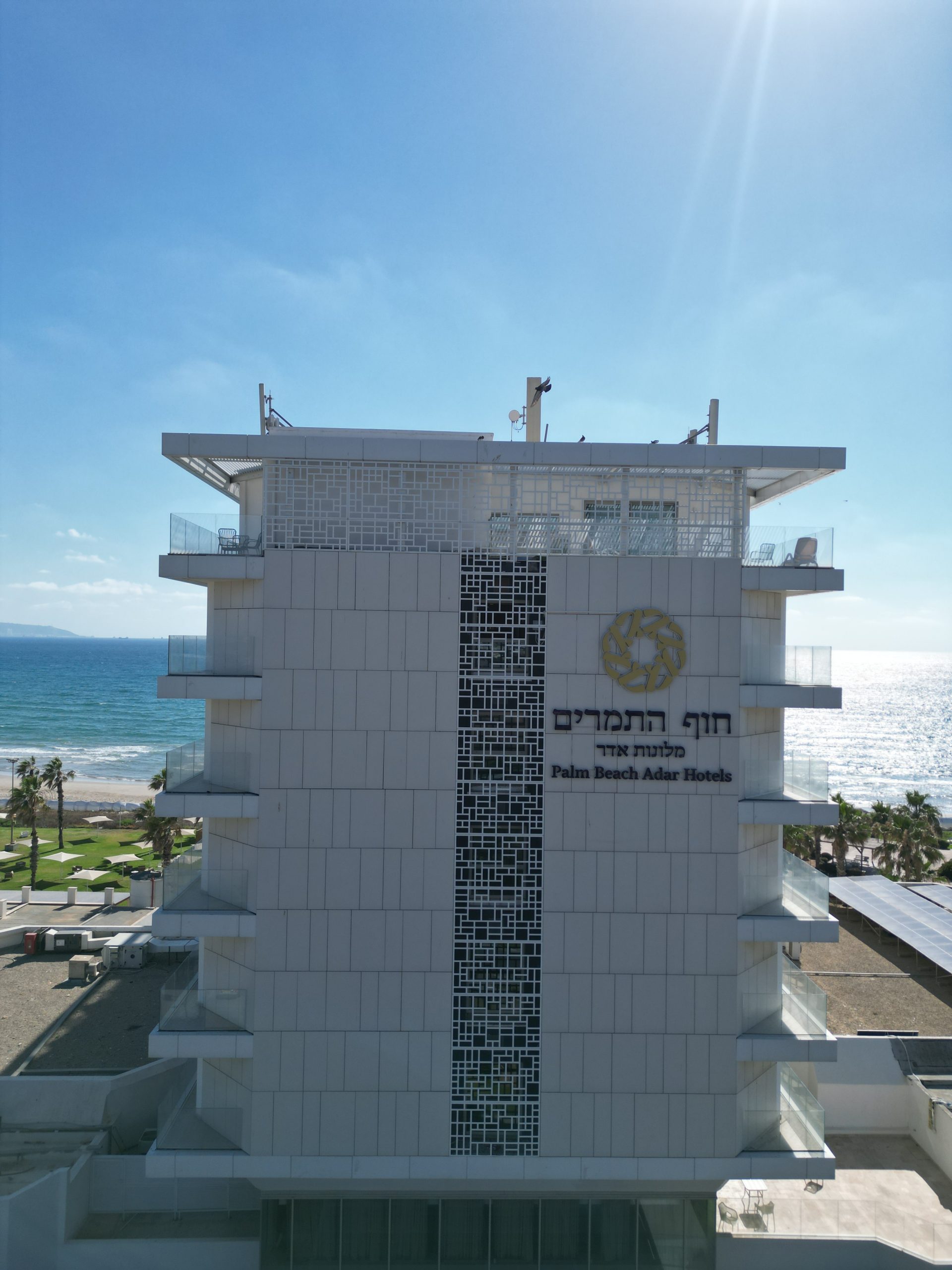 מלון חוף התמרים עכו