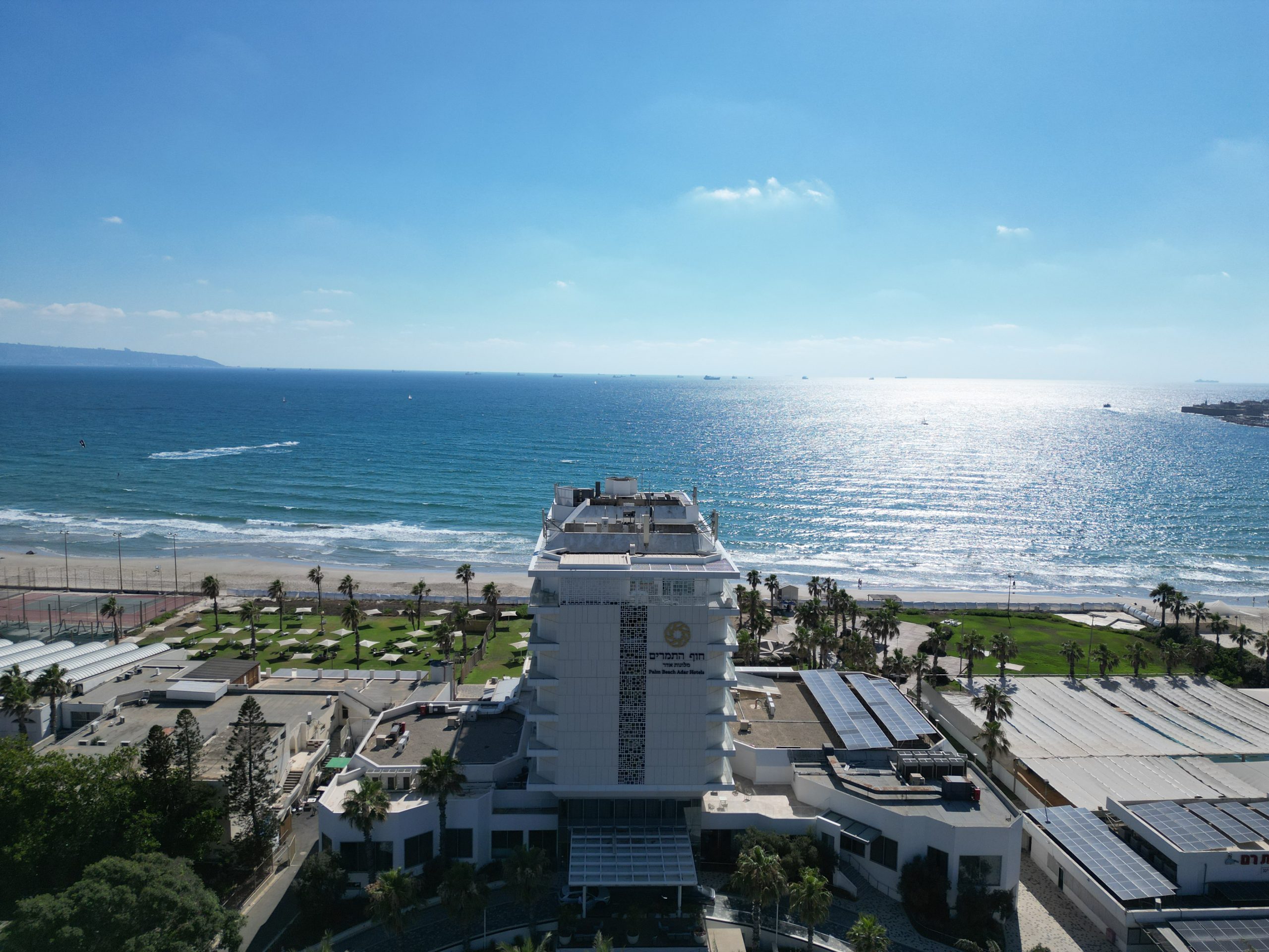 מלון חוף התמרים עכו